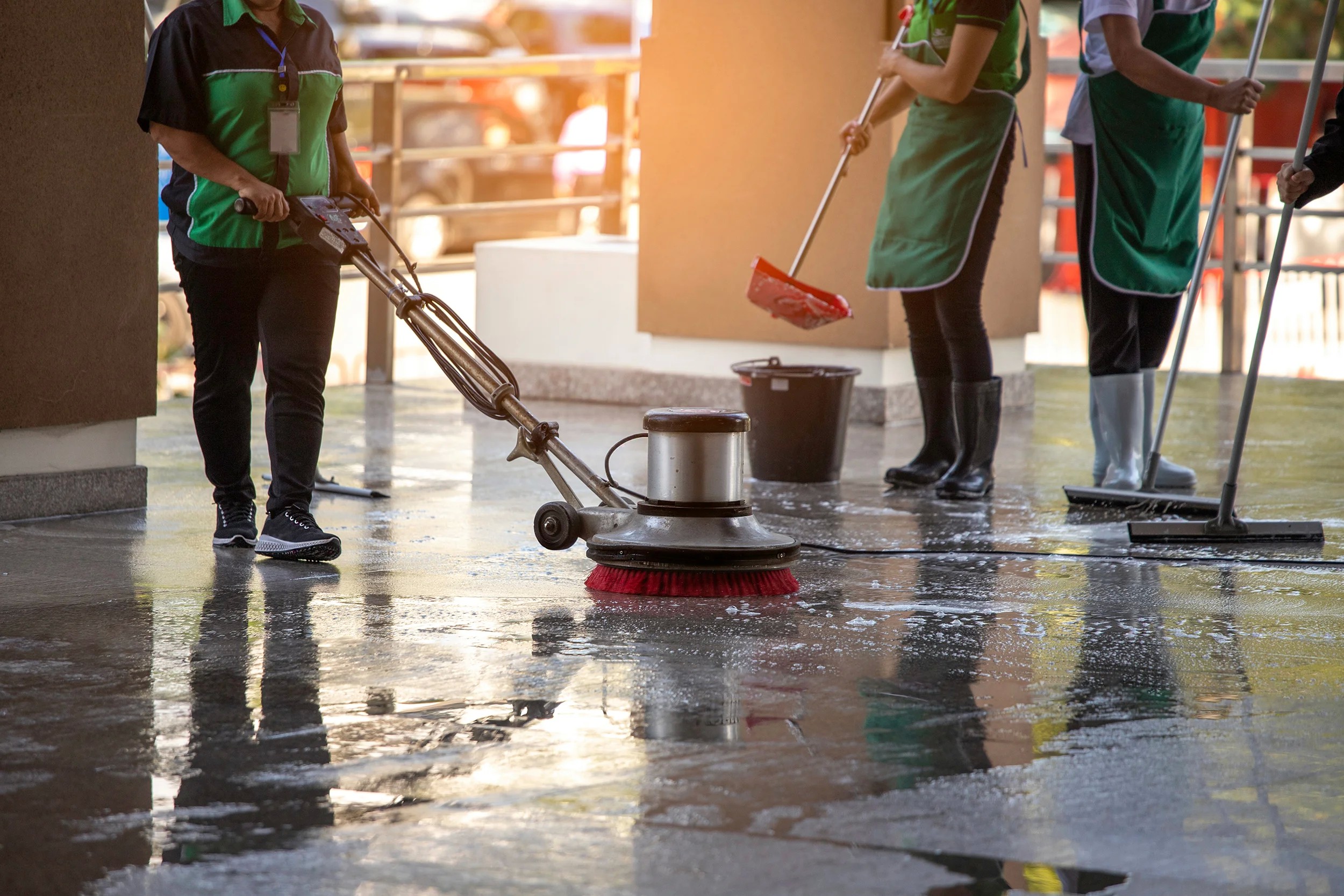 Benefits of Hiring a Commercial Cleaner for Your Cleaning Needs